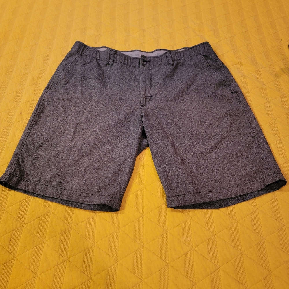 Men's Shorts. Under Armour Loose Heatgear